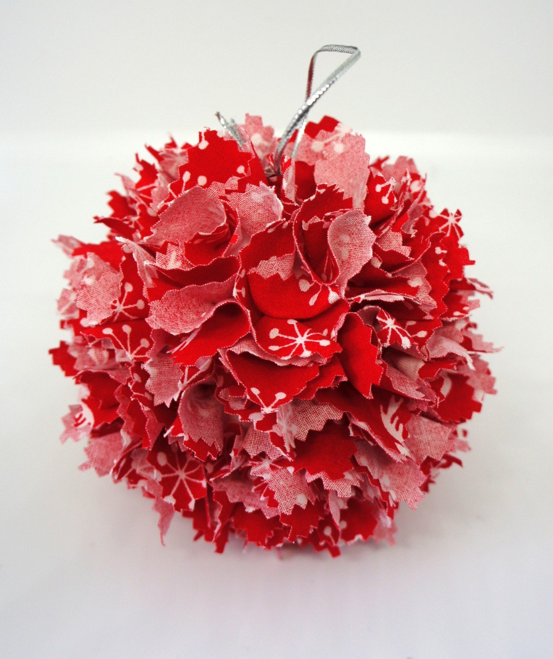 Christmas Fabric Baubles ~ Christine's Crafts - how to make