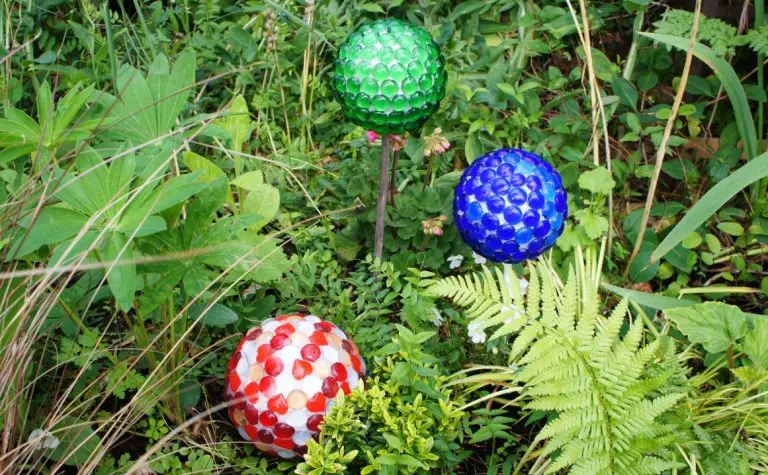 How to Make a Gazing Ball – DIY for your garden