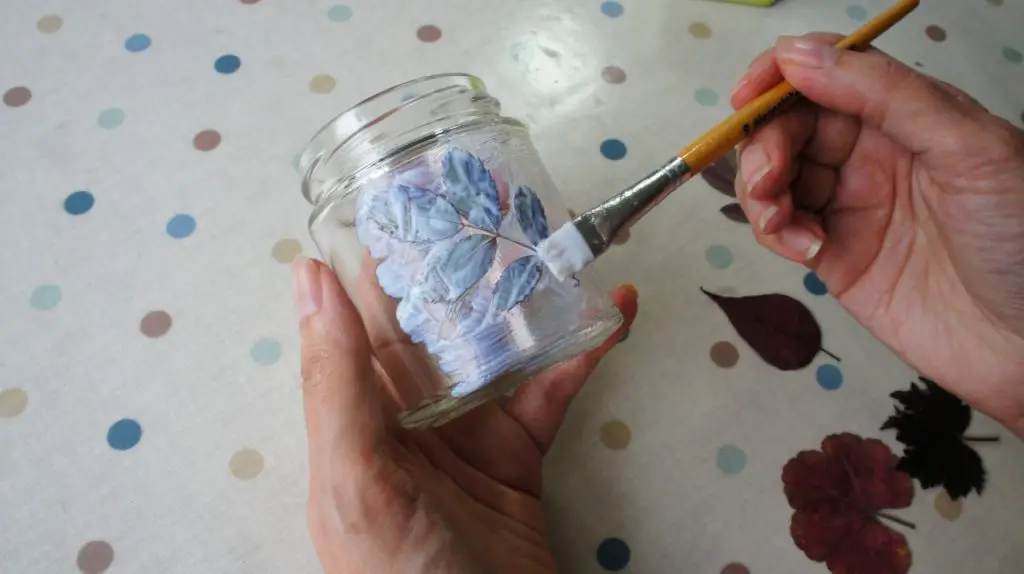 Gluing first leaf to glass jar