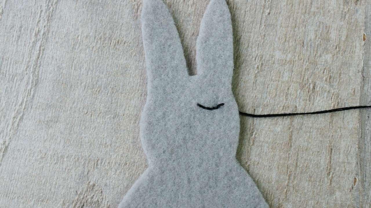 Easter Felt Rabbits - Easy to Make Tutorial