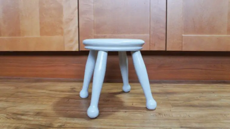How to Paint a Wooden Stool