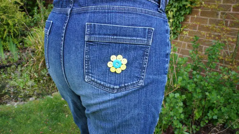 How to Decorate your Jeans with Buttons