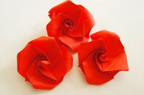 3 origami roses