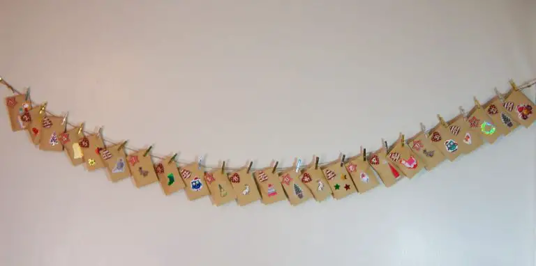 Create a Cute Advent Calendar from Paper Envelopes in 30 Minutes!
