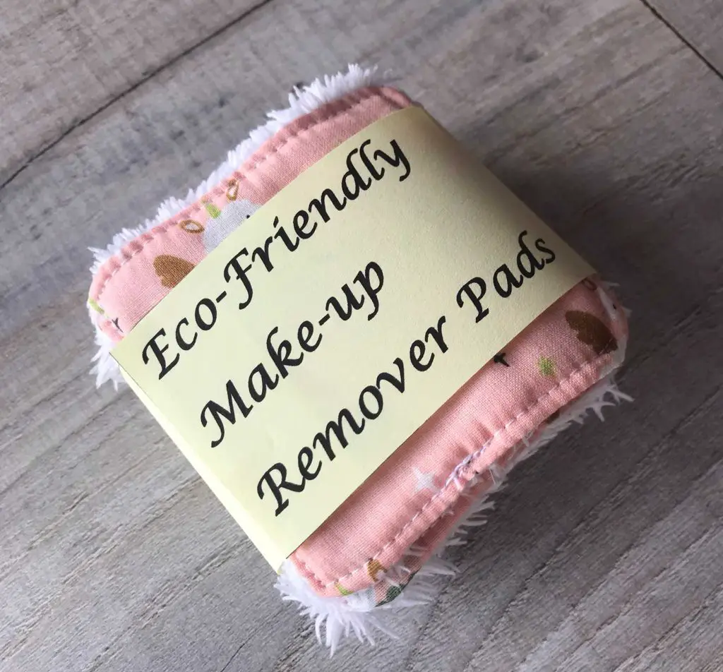 ecofriendly makeup remover pads with label