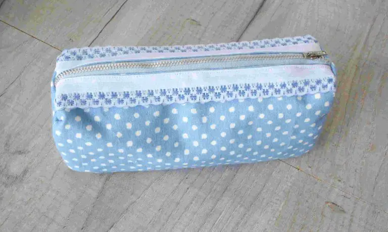 completed DIY makeup bag