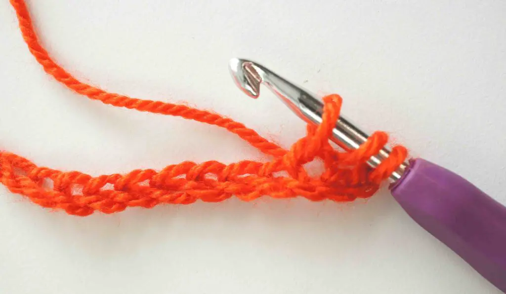 half double crochet stitch first step