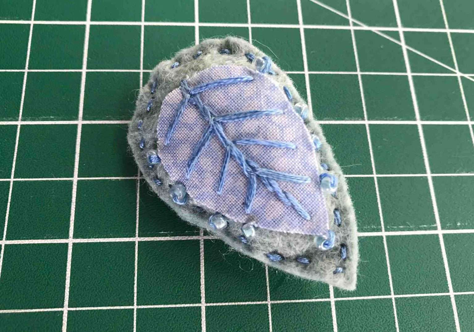 Simple Broch Easy DIY Leaf Brooch from Scrap Fabric