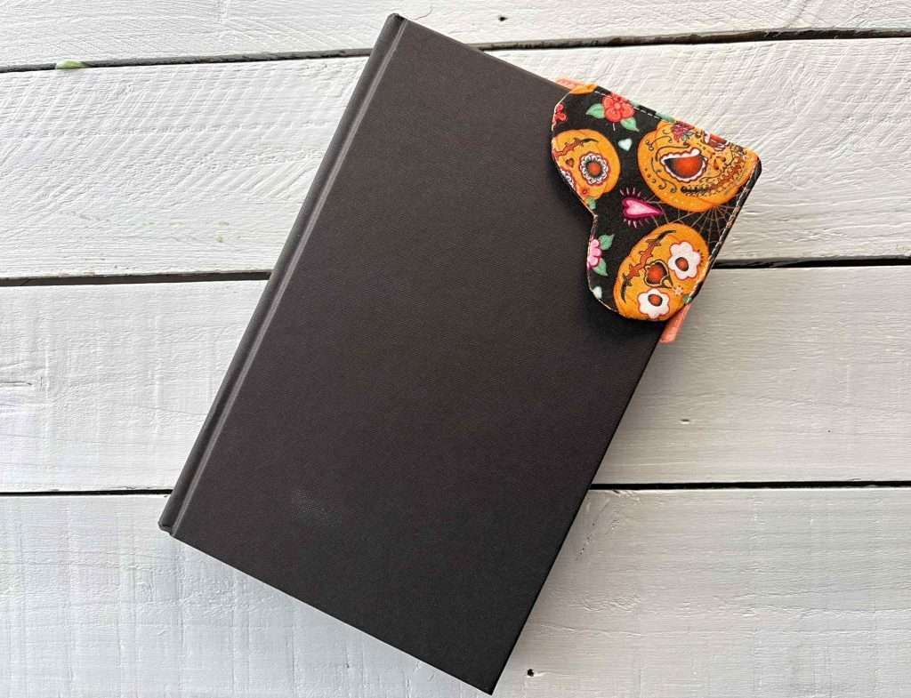 Halloween heart corner bookmark