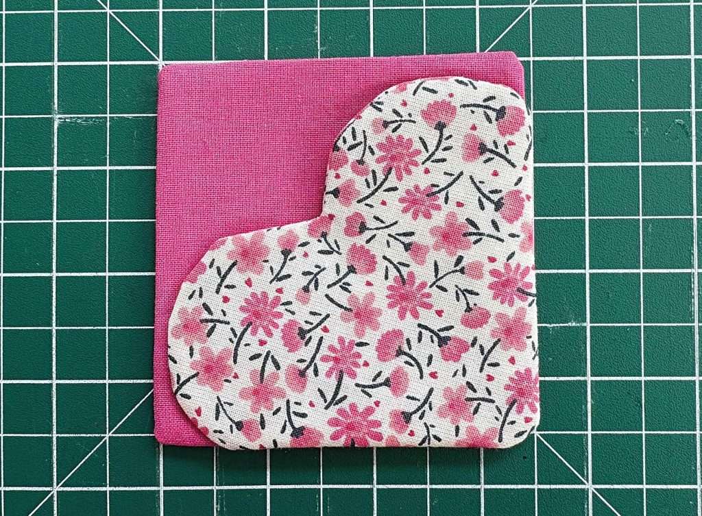 pretty heart corner bookmark without top stitching