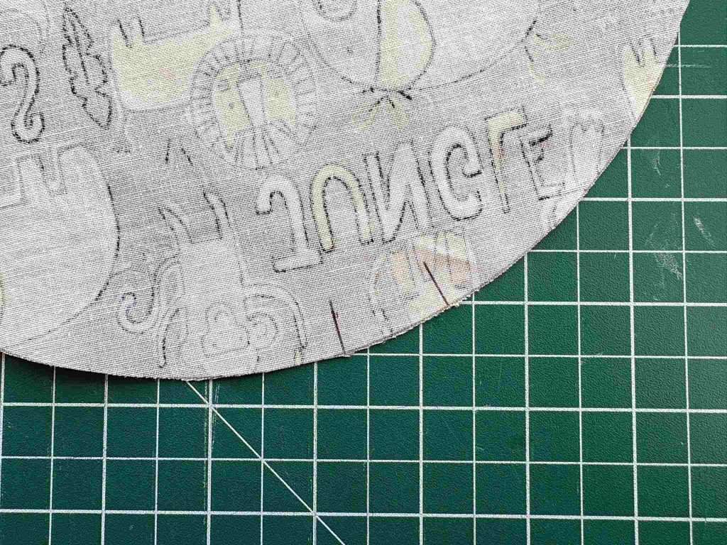 marks on circle edge