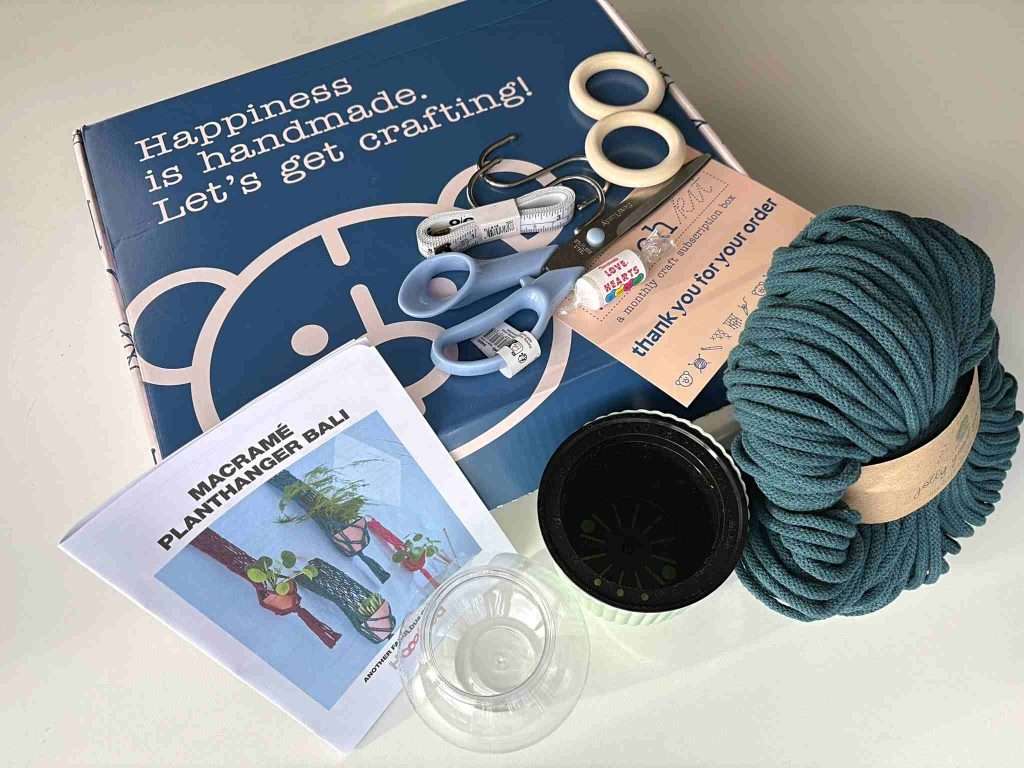 ontents of march stitch kit macrame craft box